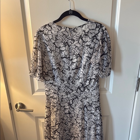Club Monaco Black and White Flutter Sleeve Midi Dress 8 EUC - Picture 3 of 8